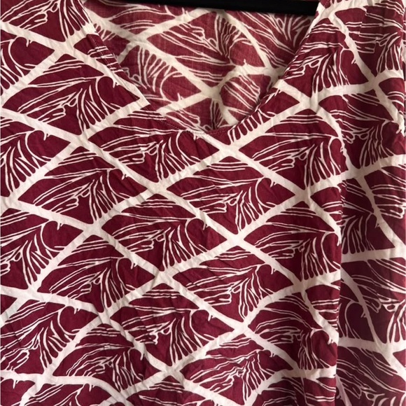 Kamea Maroon Red and White Boxy Blouse with Short Sleeves - Picture 2 of 4